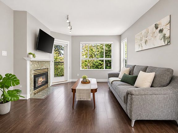 4th image of 13939 Laurel Dr #309