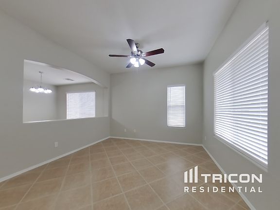 3rd image of 15458 W Mercer Ln