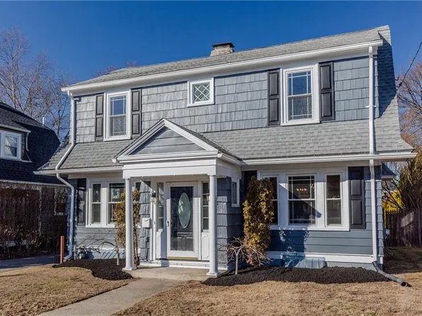 41 Hartford Pl, Warwick, RI 02888