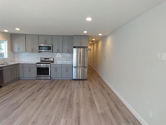 2nd image of 270 S 20th St