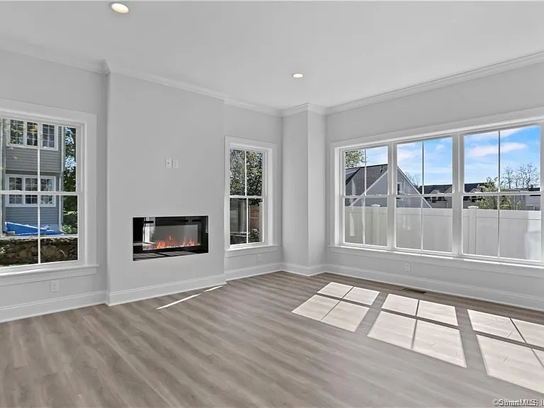 348 Halley Ave #348 — Photo 12