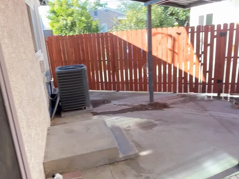 7344 Topeka Dr — Photo 10