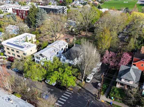 2735 SE Clinton St, Portland, OR 97202