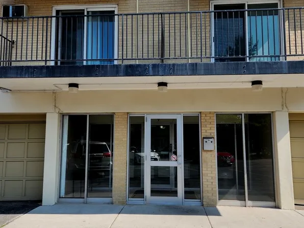 315 Des Plaines Ave APT 408, Forest Park, IL 60130
