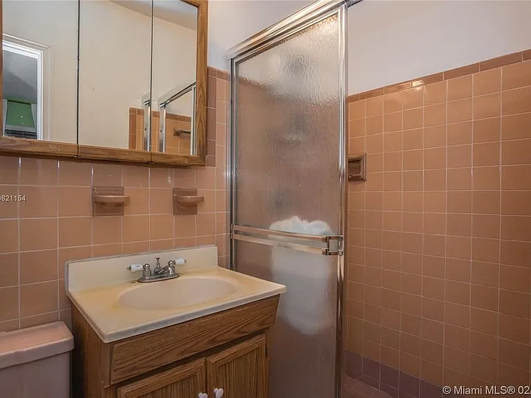 1545 Mantua Ave — Photo 13