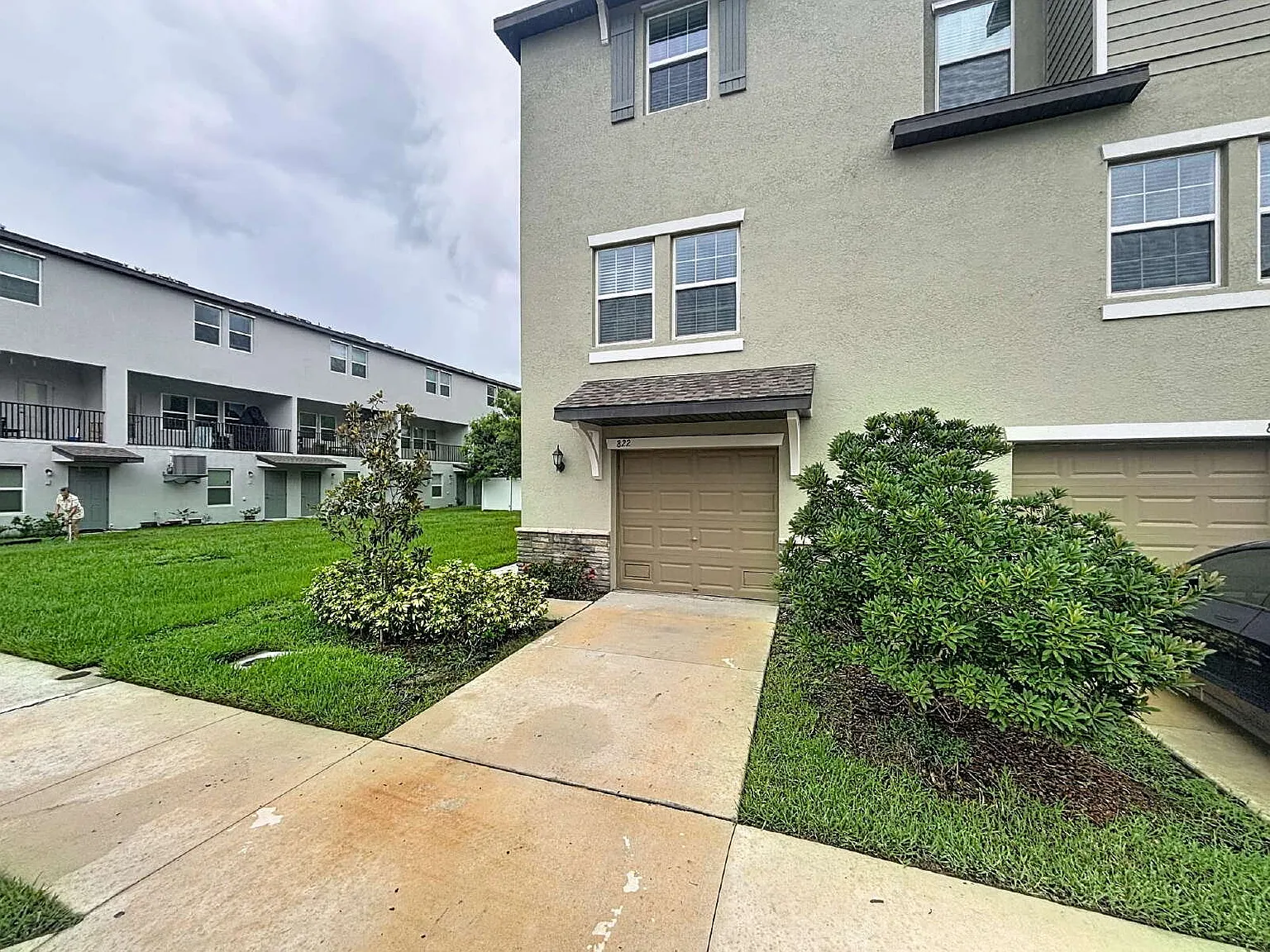 822 Tennyson Mill Cir, Tampa, FL 33619 — Photo 2