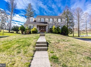 688 W Rolling Rd, Springfield, PA 19064