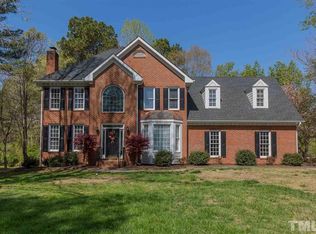 5436 Shoreline Ct, Holly Springs, NC 27540