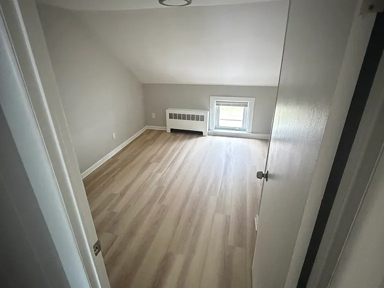 32 S Walnut St #32 — Photo 6