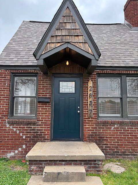 1st image of 2837 E Admiral Pl