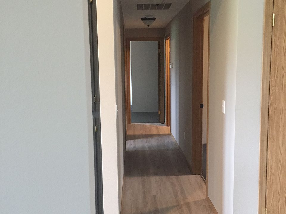1st image of 729 3rd Ave NW