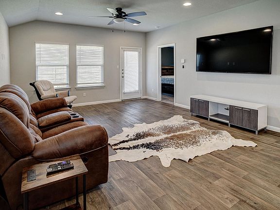5th image of 706 Roaring Fork Ln