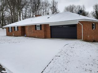 788 Ridgewood Dr, Coshocton, OH 43812
