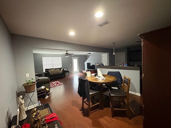2nd image of 4815 Octavia St
