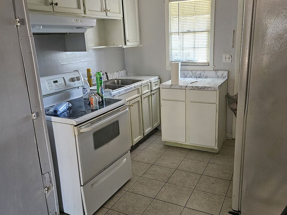 2nd image of 1220 9th St #A