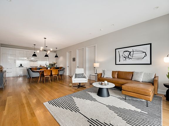 4th image of 1938 W Augusta Blvd APT 204