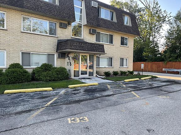 2nd image of 8816 Briar Ct Unit 2C