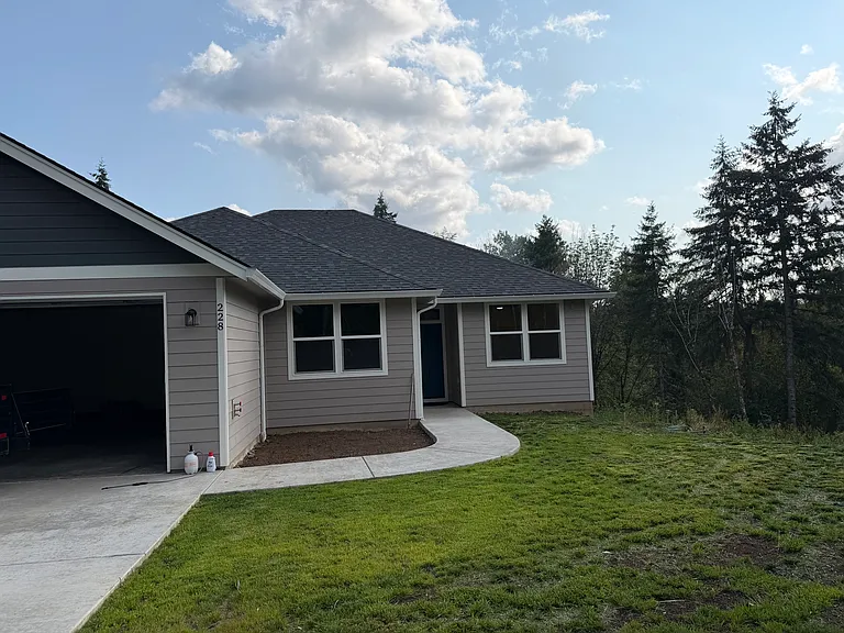 228 Alpenridge Rd — Photo 2
