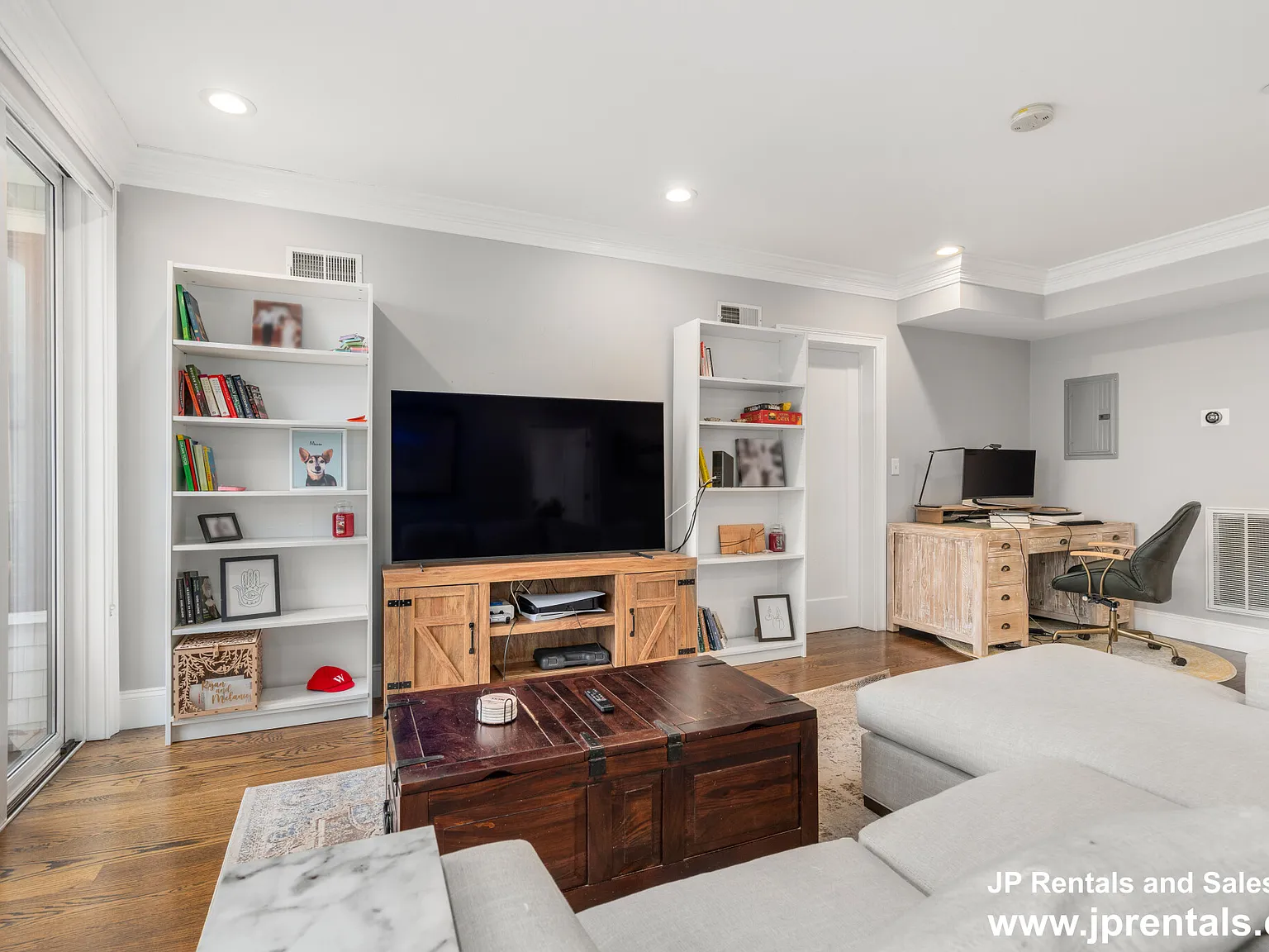 2 bed, 2.0 bath, 1086 sqft, $3,700 — Photo 3