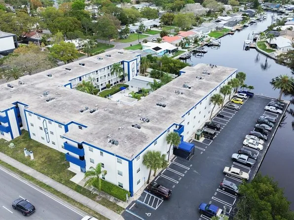 350 79th Ave N APT 320, Saint Petersburg, FL 33702