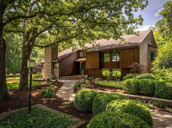 72 Blackhawk Dr, Carbondale, IL 62901