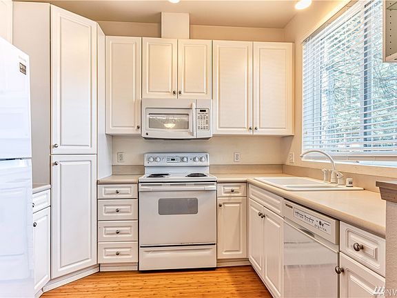 5th image of 10825 SE 200th St APT B104