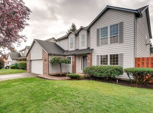 988 SW 26th St, Troutdale, OR 97060