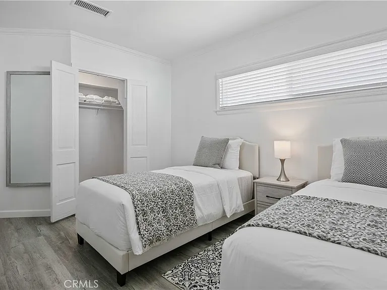 15059 Oro Grande St — Photo 16