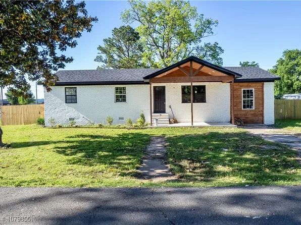 608 Grace St, Muldrow, OK 74948