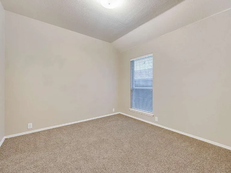 5909 Berkshire Rd — Photo 48