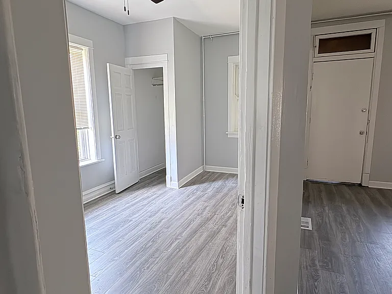 8211 S Escanaba Ave #1 — Photo 11