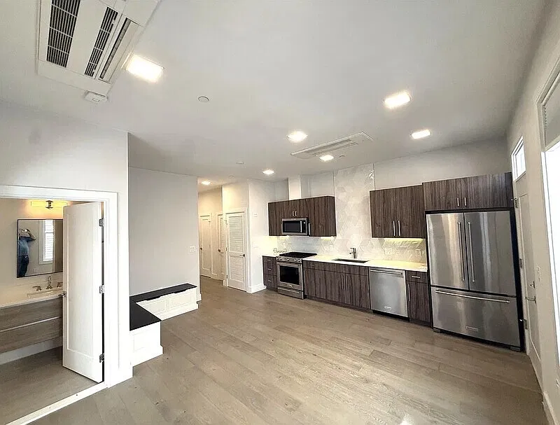 1 bed, 1.0 bath, 644 sqft, $1,768 — Photo 1