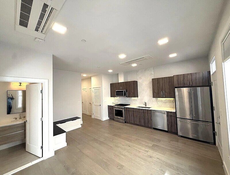 1st image of 24 Rush St #D