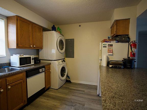 2nd image of 15 S Shafer St APT 1704