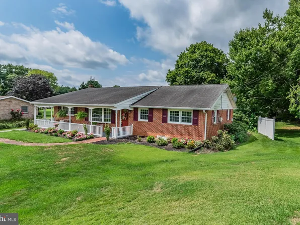 120 Simmons Rd, Mechanicsburg, PA 17055