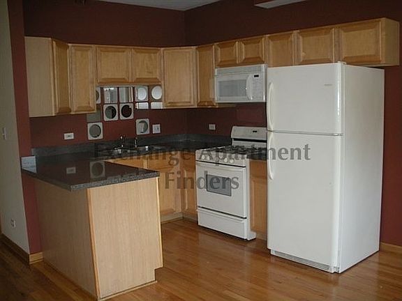 2nd image of 3800 N Lincoln Ave