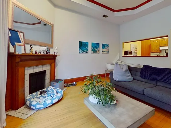 35 E Division, 35 E Division St APT 1A, Chicago, IL 60610