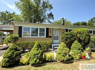 20 Berkshire Rd, Old Bridge, NJ 08857