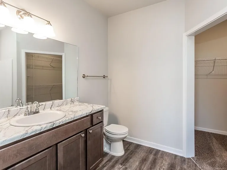 2135 Edgewood Dr — Photo 10
