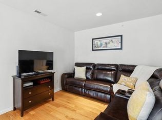 83 Kendall Ct, Bedford, MA 01730
