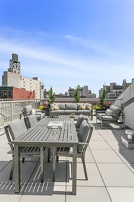 Sold by Compass | media 10