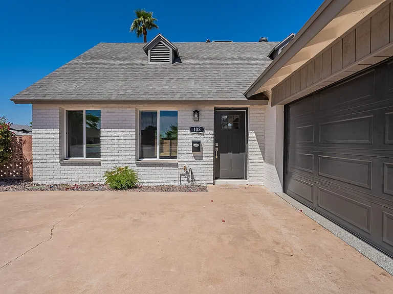 102 E Santa Cruz Dr — Photo 4