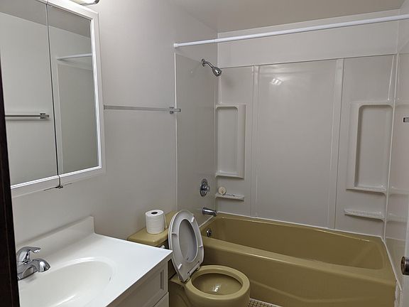 5th image of 828 E Oakridge Ct #828
