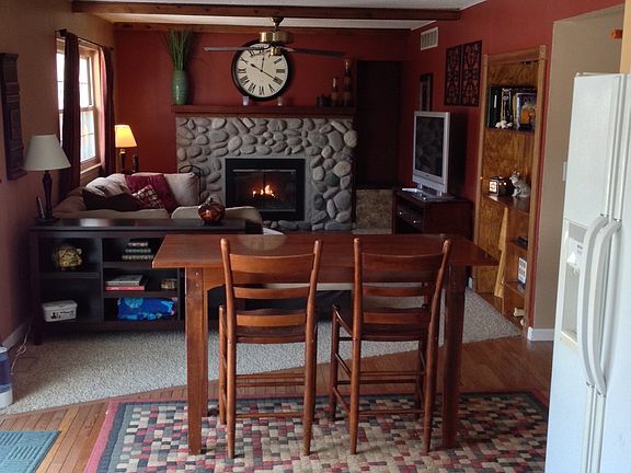3rd image of 27643 Wyatt Ave