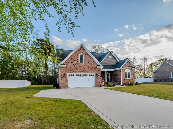 87 Brownstone Dr, Lumberton, NC 28360