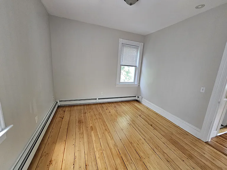 94 10th St #2 — Photo 11