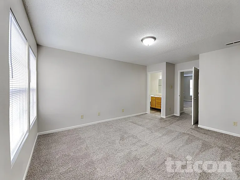 756 Hickory Pine Dr — Photo 5