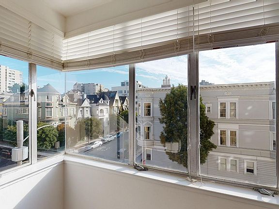 Expansive windows