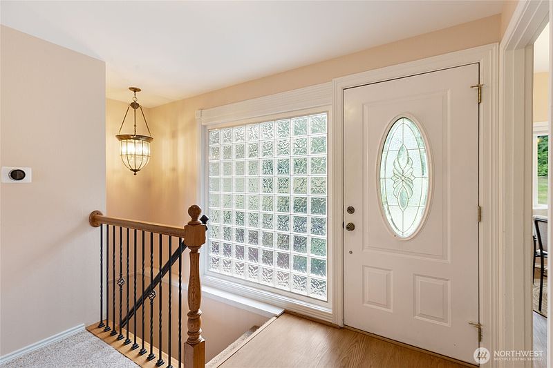 3rd image of 5319 231st Avenue SE