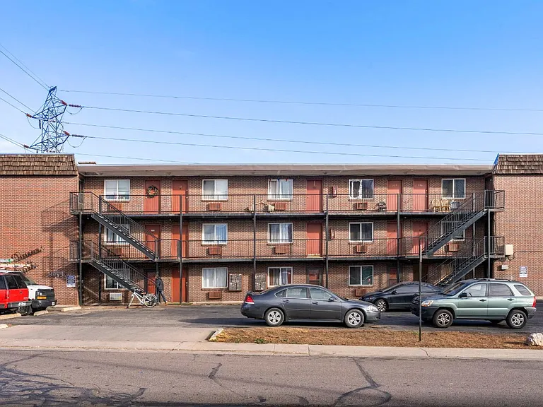 1100 Quivas — Photo 12